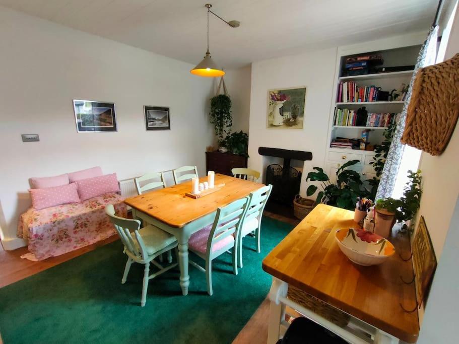 Perfect For Snowdon. Groups, Families+Dogs Welcome 란베리스 외부 사진